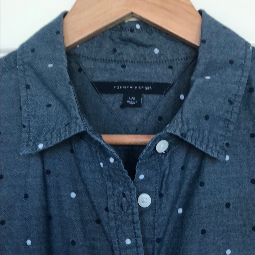 Button down - Picture 3 of 3